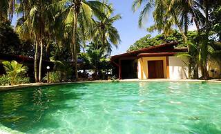 Café de Playa Beach Front Hotel