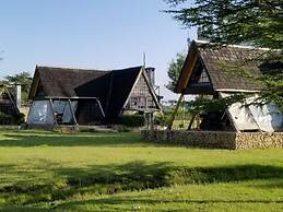 Samawati Lakeside Cottages