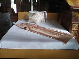 Samawati Lakeside Cottages