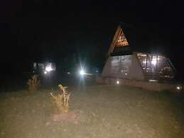 Samawati Lakeside Cottages