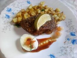 Samawati Lakeside Cottages