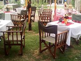 Samawati Lakeside Cottages