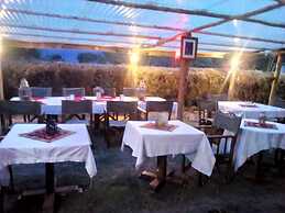 Samawati Lakeside Cottages