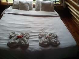 Samawati Lakeside Cottages