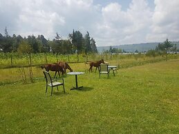 Samawati Lakeside Cottages