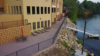 The VUE Boutique Hotel & Boathouse