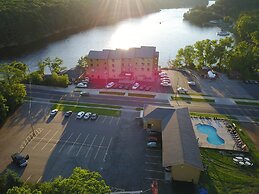 The VUE Boutique Hotel & Boathouse