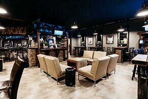 The VUE Boutique Hotel & Boathouse