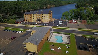 The VUE Boutique Hotel & Boathouse