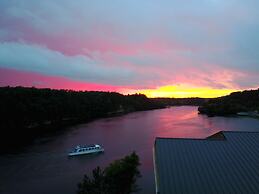 The VUE Boutique Hotel & Boathouse