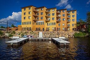 The VUE Boutique Hotel & Boathouse