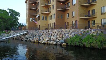 The VUE Boutique Hotel & Boathouse