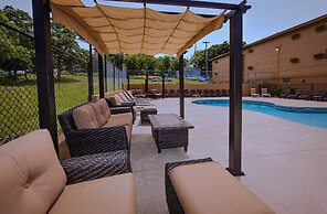 The VUE Boutique Hotel & Boathouse