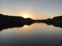The VUE Boutique Hotel & Boathouse
