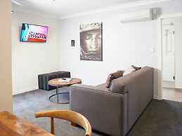 Kelly Rd Cambridge Lodge