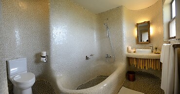 Barahi Jungle Lodge