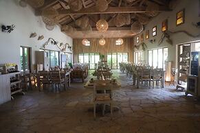 Barahi Jungle Lodge