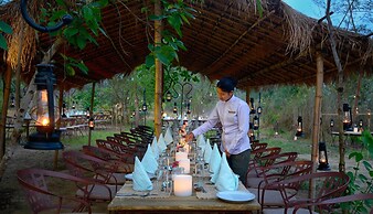 Barahi Jungle Lodge