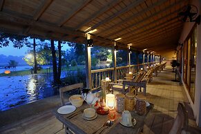 Barahi Jungle Lodge