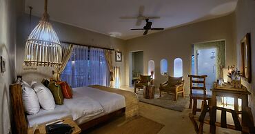 Barahi Jungle Lodge