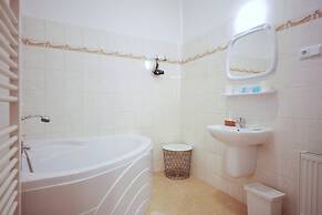 Angel City Apartments