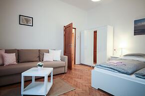 Angel City Apartments