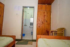 Sabinyo Guest House