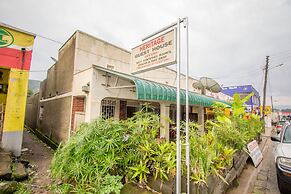 Sabinyo Guest House