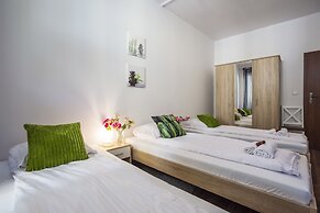 Galeria Italiana Apartments