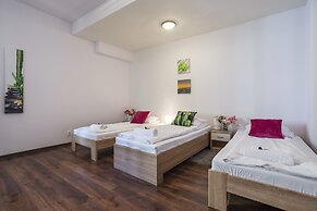 Galeria Italiana Apartments