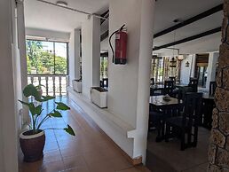 Q-Bar & Guest House