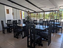 Q-Bar & Guest House