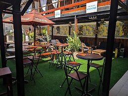 Q-Bar & Guest House