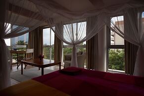 Q-Bar & Guest House