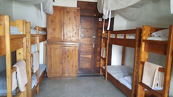 Q-Bar & Guest House