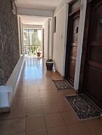 Q-Bar & Guest House