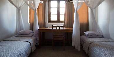 Q-Bar & Guest House