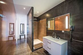 Swim Lodge Hotel Porto Vecchio