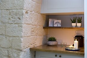 Akotika Boutique