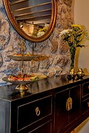 Akotika Boutique