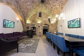 Akotika Boutique