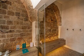 Akotika Boutique