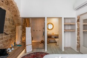 Akotika Boutique