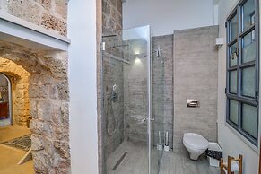 Akotika Boutique