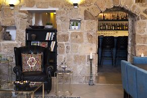 Akotika Boutique