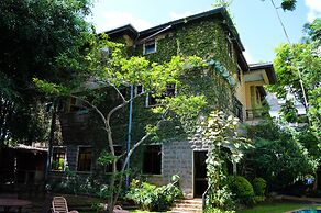 Kates Apartments