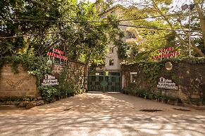 Kates Apartments