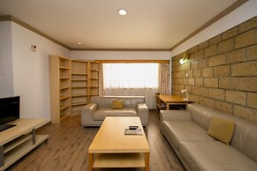 Kates Apartments