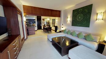 Aldea Thai by Playa Moments