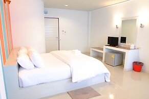 Juntima Place at Amphawa